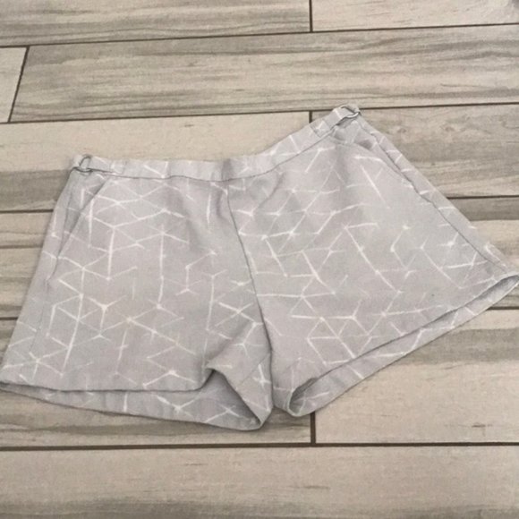 CALVIN KLEIN Women Print Texturized Pull On Dress Shorts | M - Picture 2 of 11